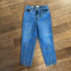 Universal thred jeans